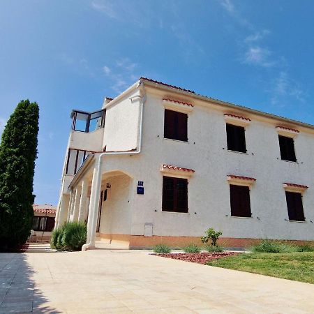 Apartments Regi Μεντουλίν Εξωτερικό φωτογραφία