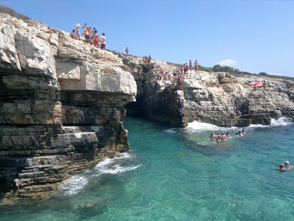Apartments Regi Μεντουλίν Δωμάτιο φωτογραφία